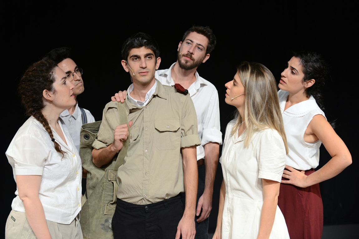 תמונת מופע: רגע רגע &vert; משירי סשה ארגוב &vert; ת"א